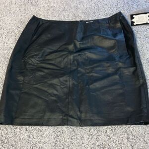 NWT TOWER HILL COLLECTION 18 100% leather skirt